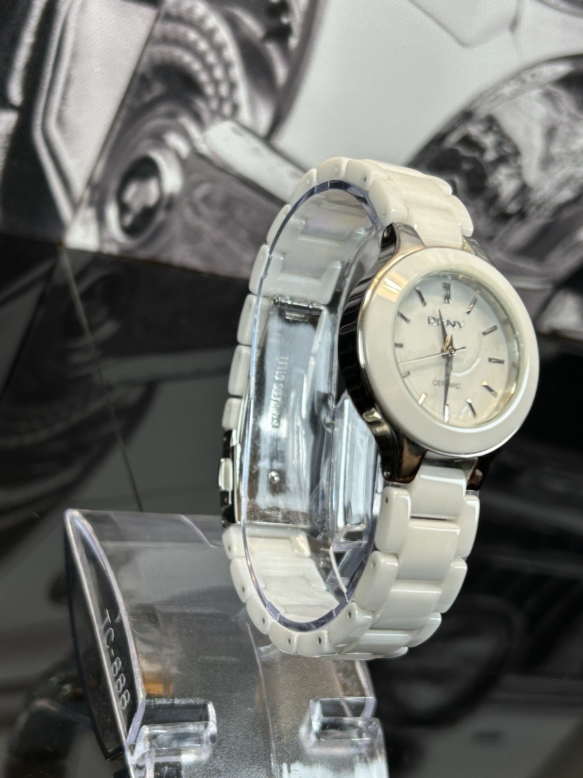 DKNY White Ceramic Watch NY4886 — Clean, Sleek, and Goat-Approved!