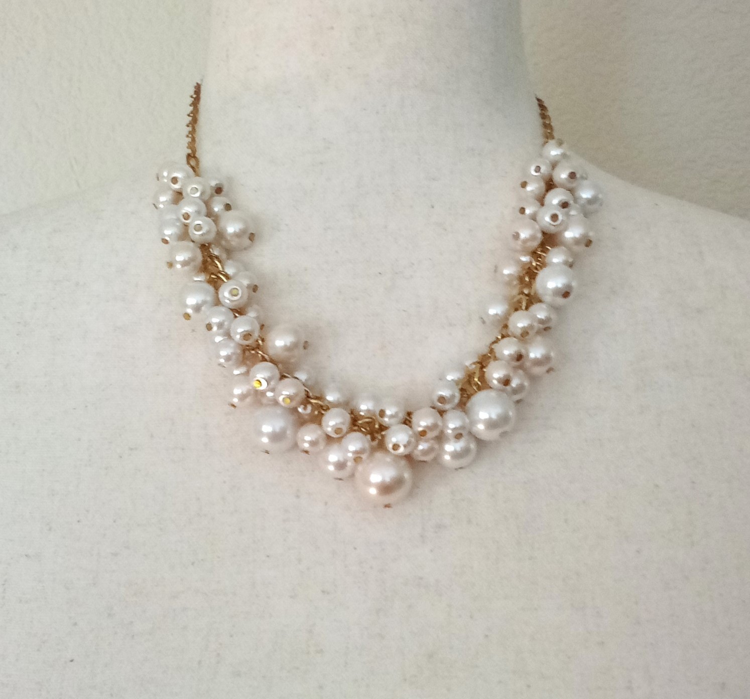 Vintage Faux Pearl Cluster Bead Gold Tone Statement Collar Choker Necklace 19″