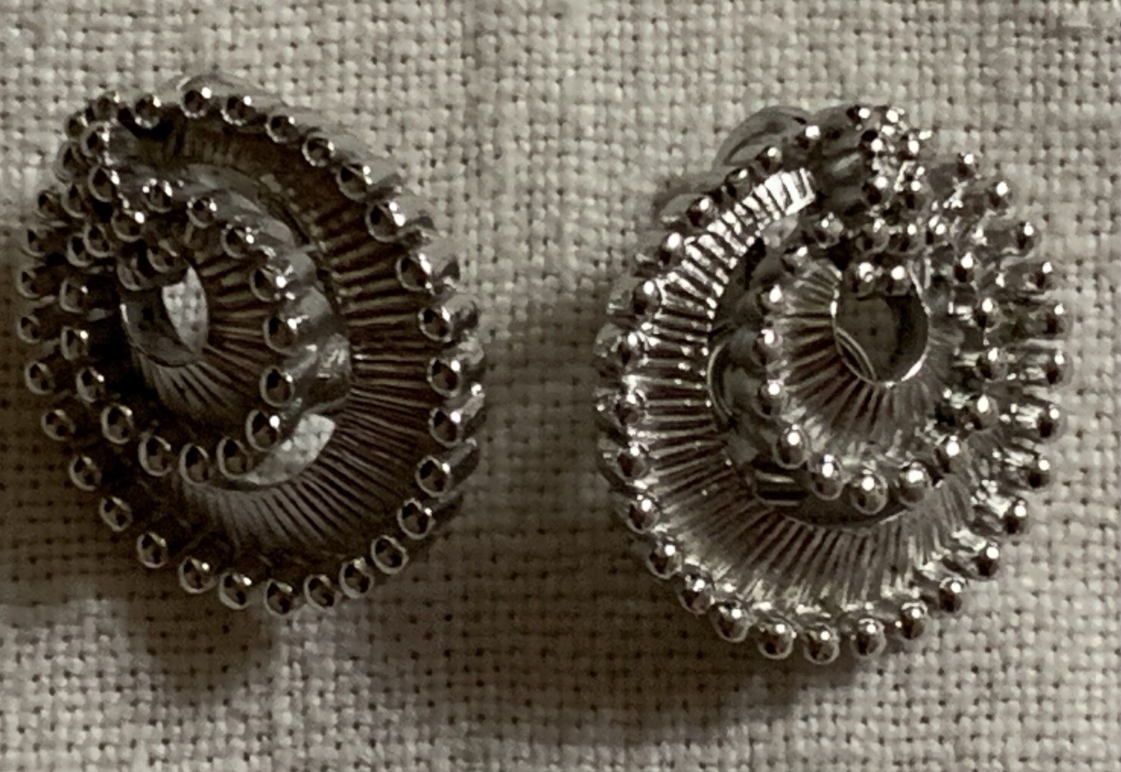 UNIQUE CROWN TRIFARI Silver Color Clip On Earrings. Approx 7/8 in. Very Nice!
