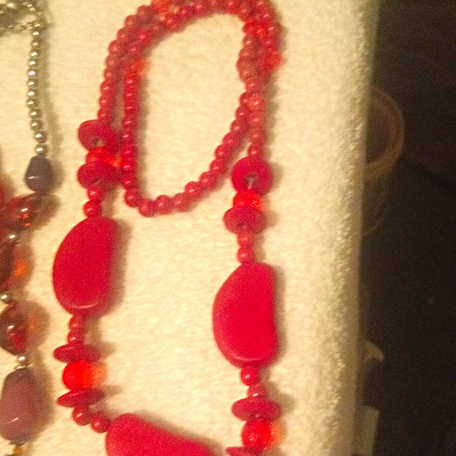 Red Plastic Beaded Statement Necklace Ball/Bead Chain Fashion & Costumes