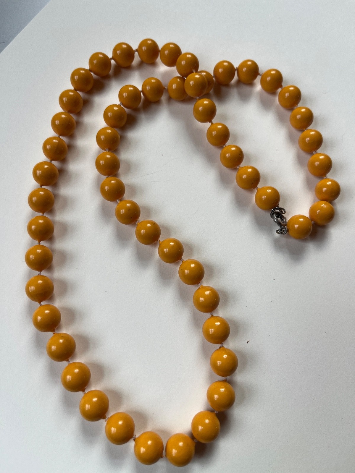 Vintage Simple Round Mustard Yellow Plastic Bead Necklace – 23 inches long x