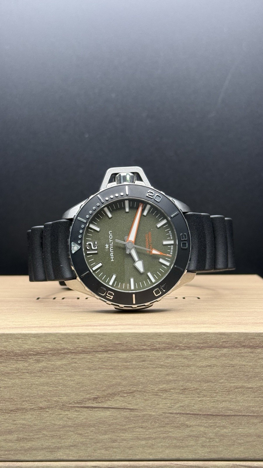 Hamilton Khaki Navy Frogman Automatic Diver 300m Green Dial Black Rubber