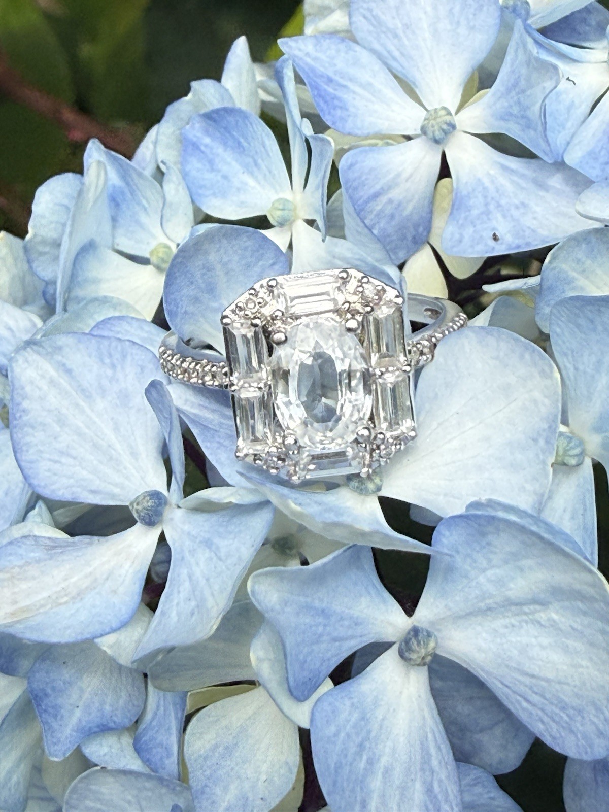 * 10K White Gold White Sapphire Ballerina Cluster Ring w/ Diamond Accents Size 8