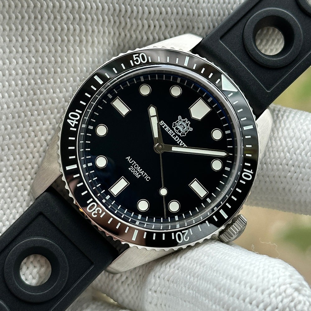 STEELDIVE SD1965 Mens 42.1mm 200M Automatic Dive Watch NH35 Sapphire Steel