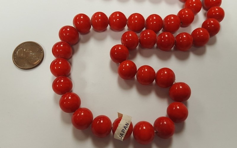 45 VINTAGE JAPANESE 1950’s CHERRY BRAND GLASS RED 12mm. SMOOTH ROUND BEADS 4647