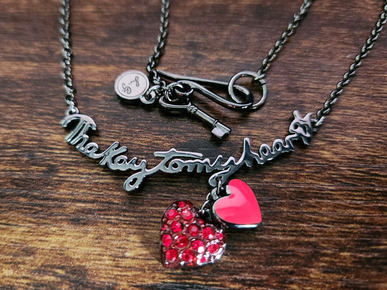 Lulu Guinness Rare “The Key To My Heart” Necklace Gunmetal And Enamel