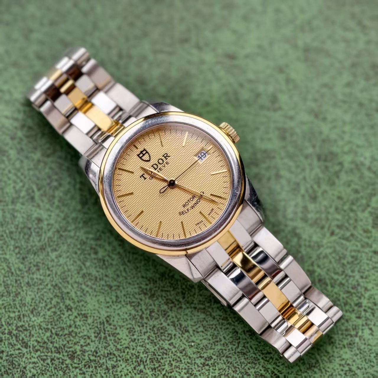 Tudor Linen Champagne Dial Glamour 55003 Men’s Watch Automatic 36mm Date