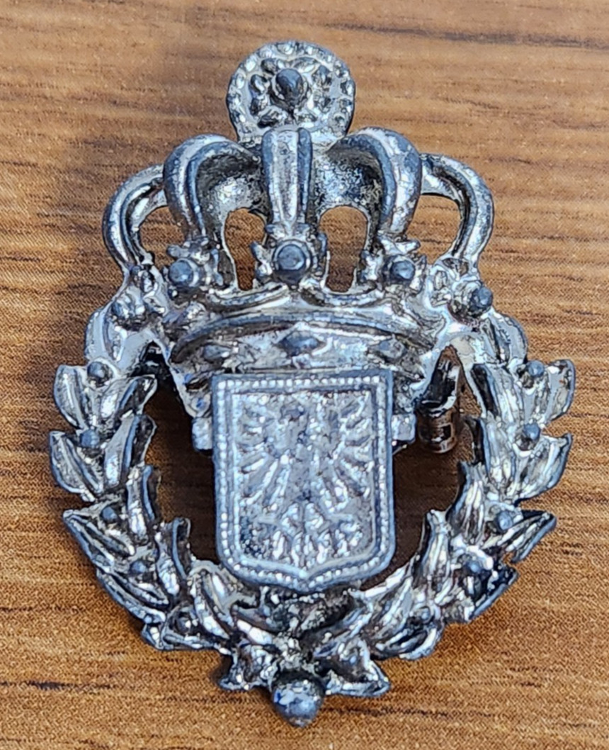 Unique VTG Silvertone Crown Pontic Eagle Coat of Arms Brooch Pin