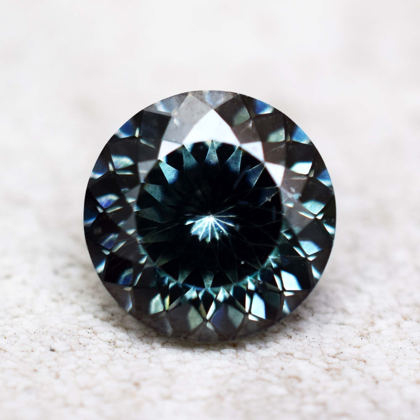 Certified 1.77 Ct Lab-Created Bluish Green Diamond Round Cut Sparkling Gemstone