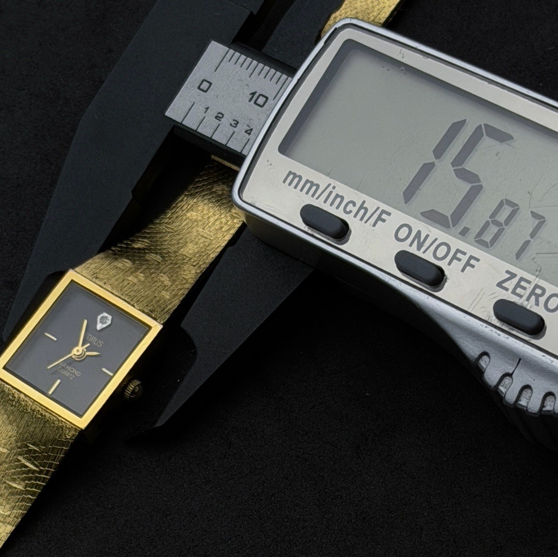 Vtg 1989 BENRUS Tank Diamond Women’s 18mm Quartz Watch Gold Case Bracelet Black