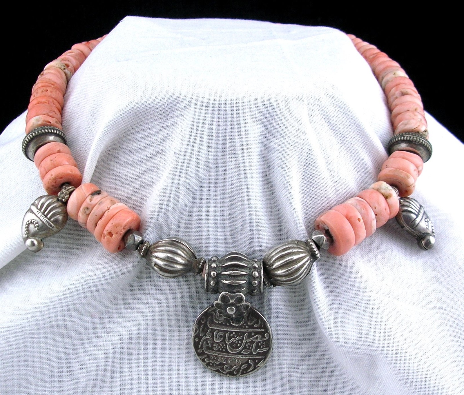 VINTAGE AFGHANISTAN SILVER AND CORAL NECKLACE 42 cm 118 gr
