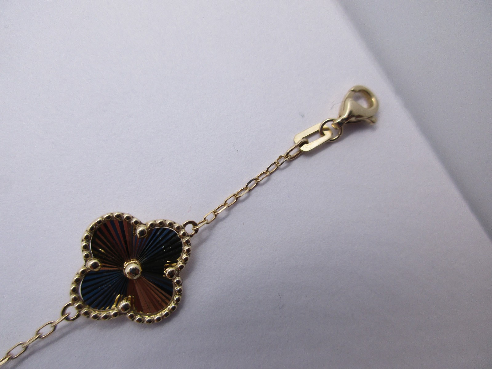 10K Gold Bracelet Could be worn as 7″ to 8″ 4.40 Grams