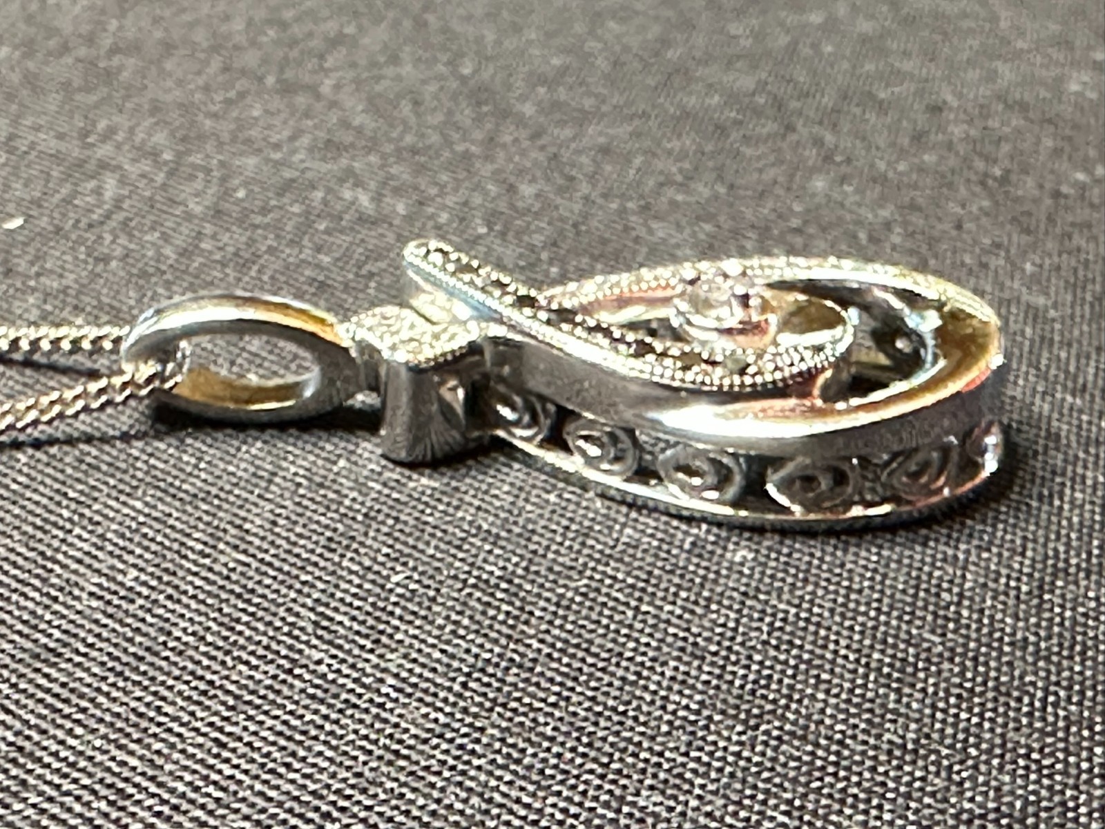 Kay Jewelers 925 KSJ Silver Teardrop Pendant w Diamonds, 925 Silver Link Chain