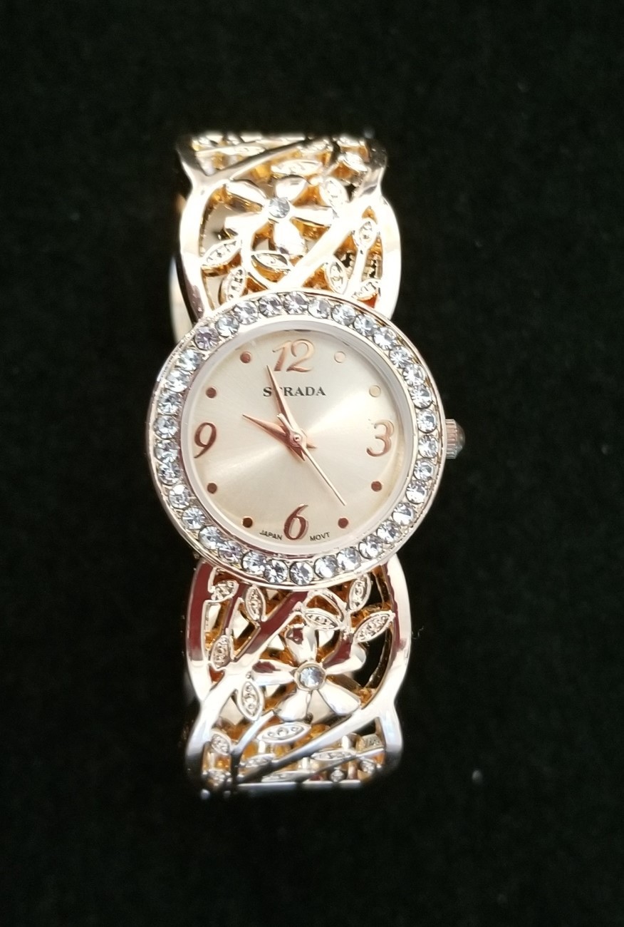 NWOT Strada Rose Gold Tone Cuff Watch w/Crystal Bezel 7″ Closed New Battery