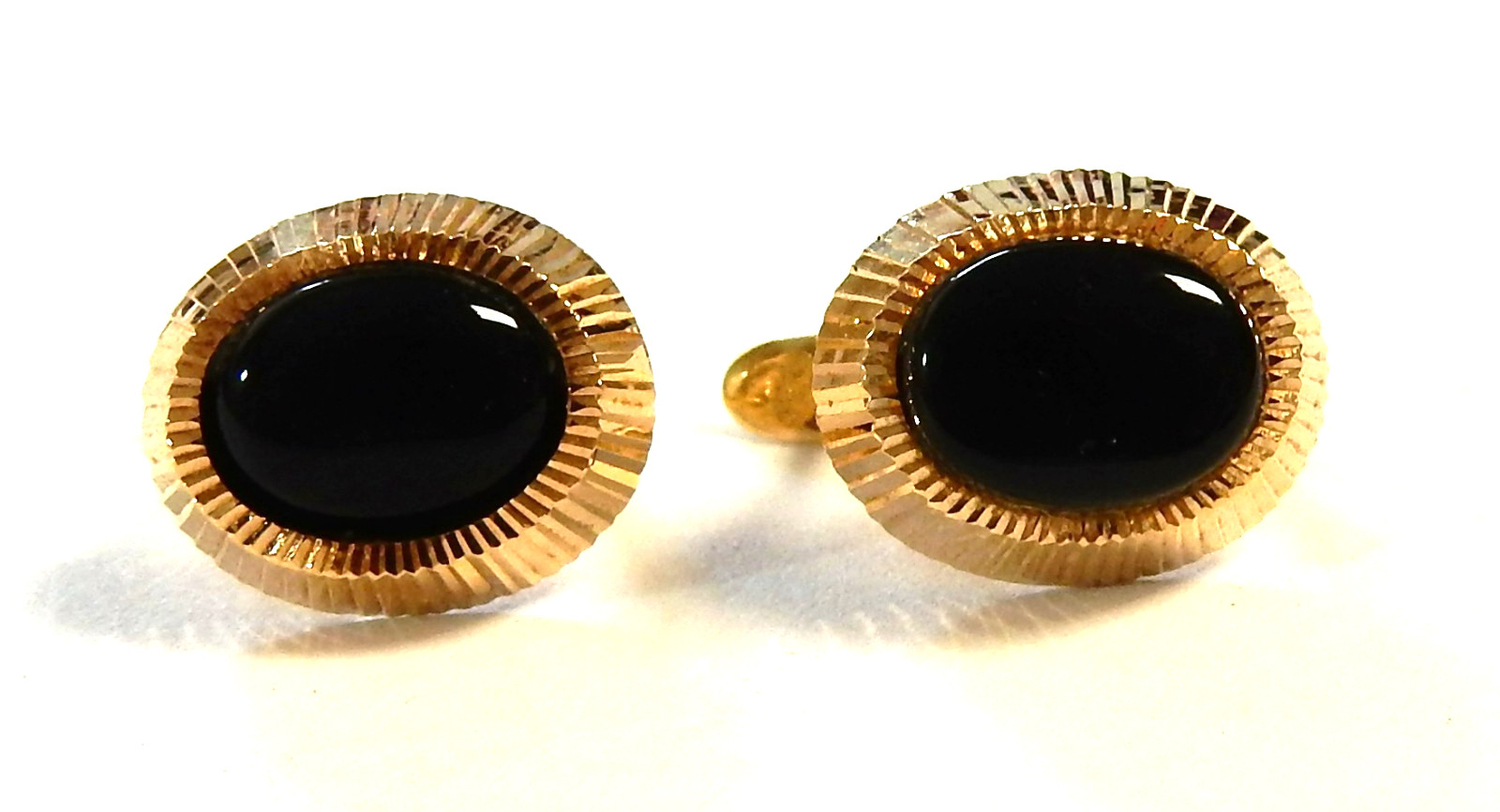 14K Yellow Gold Lined Laser Cut Black Onyx English Lock Earrings 11x9mm
