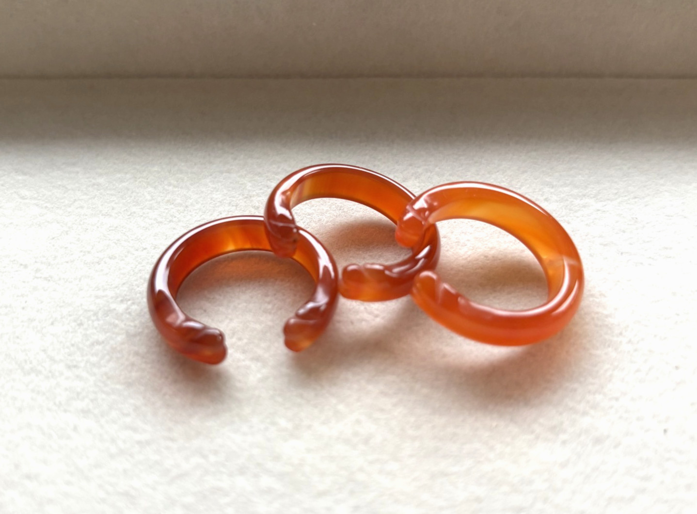 3Pcs Natural Translucent Red Agate Band Ring, Width 6mm, Size 8 Cat Paw