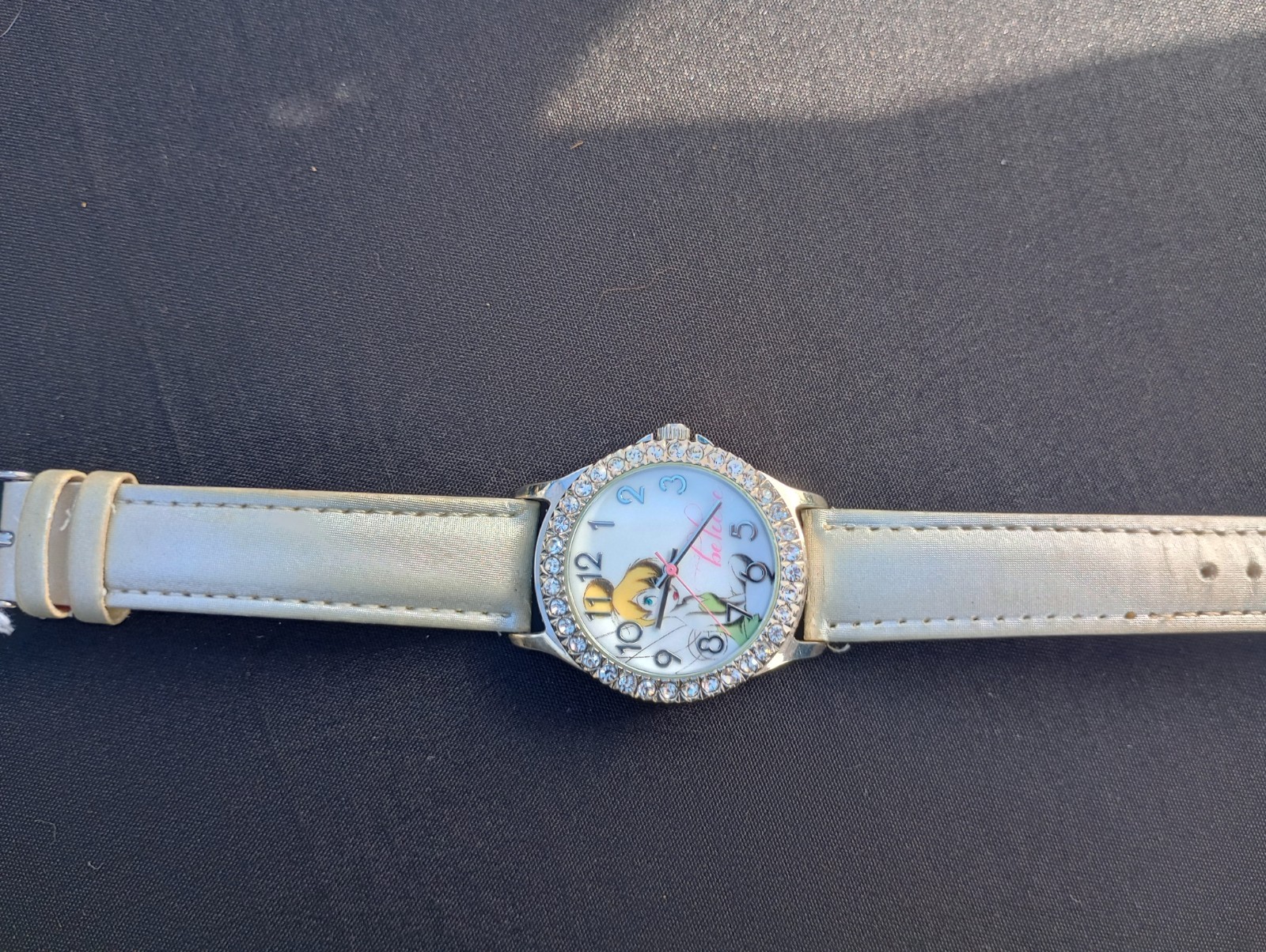 Women’s Cartoon Analog Wristwatch Rhinestone Bezel White Dial Beige Leather