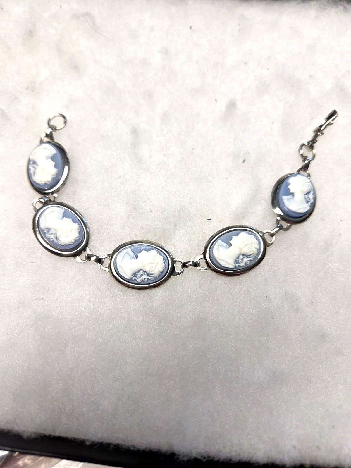Vtg silver tone blue white Cameo Bracelet