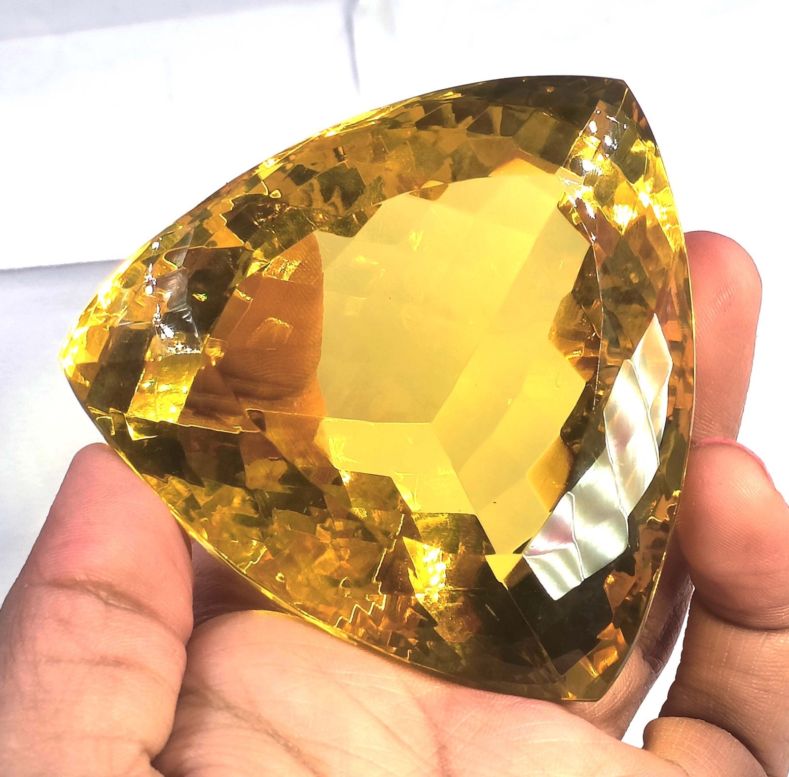 High Quality 1000 Ct Natural Yellow Sapphire Trillion Shape IGL Gemstone 6AHJ