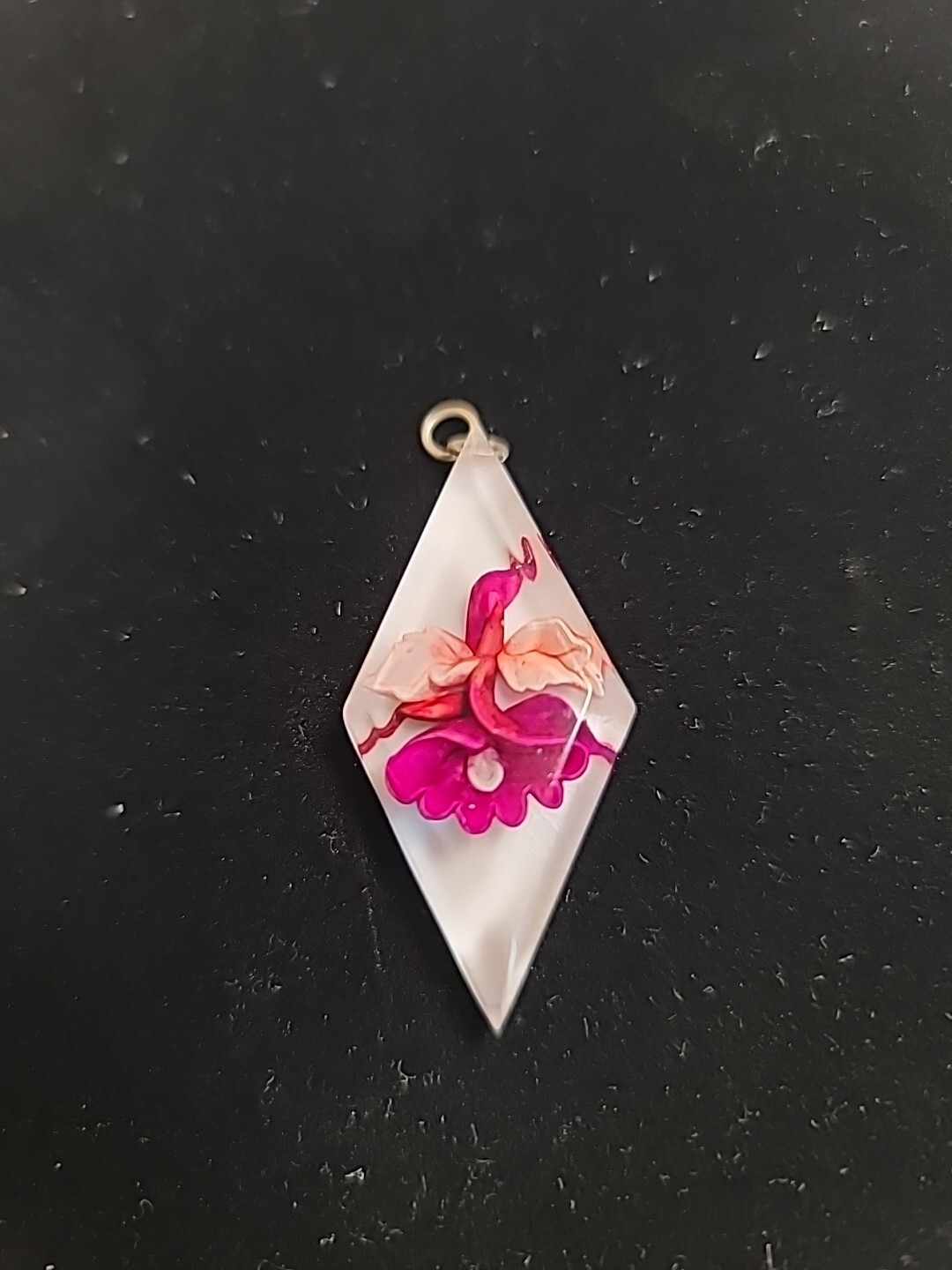 Vintage Lucite Acrylic Dried Flower Necklace Pendant Diamond Shaped Pink Fuchsia