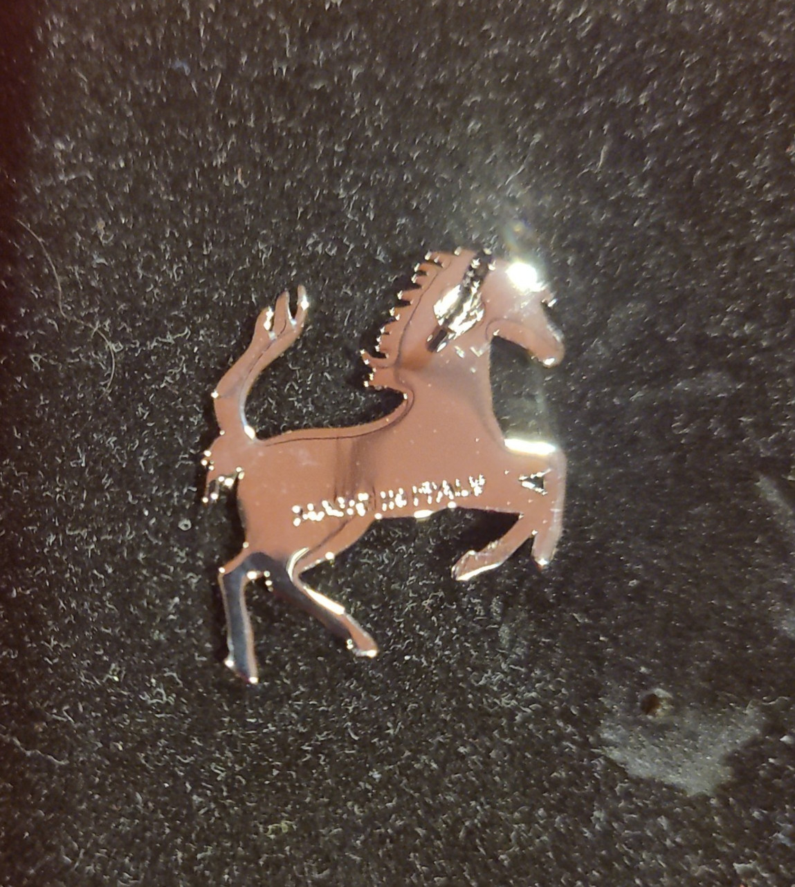 Lifestyle Ferrari Store Prancing Horse brooch/pin Ruthenium Chassis finish Itay