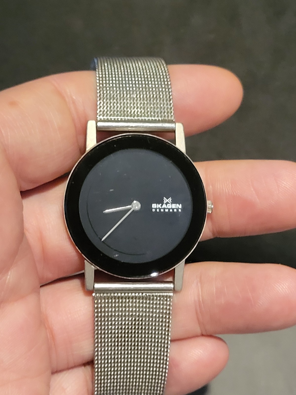 Skagen Steel 39LSSB Mens Watch Mesh Band Ultra Slim New Battery Working