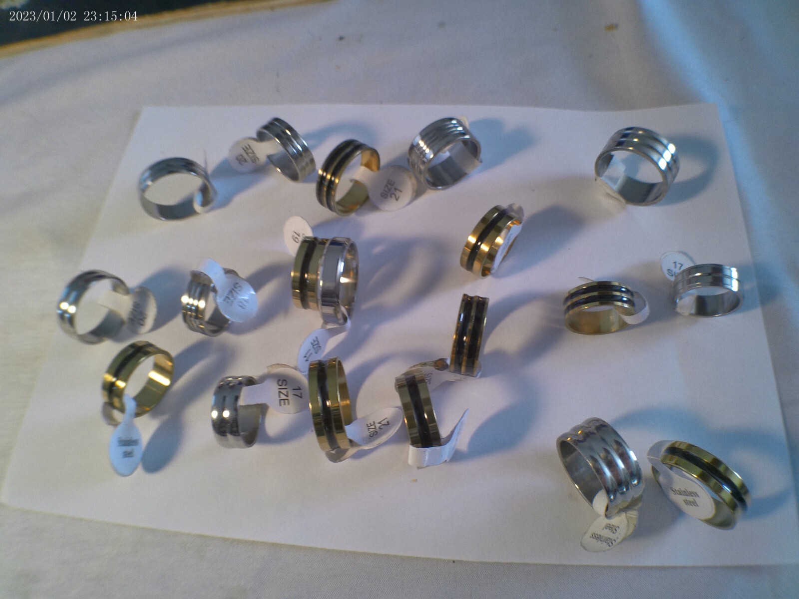 Costume Jewelry Lot of 20 Rings – Gold & Silver Color