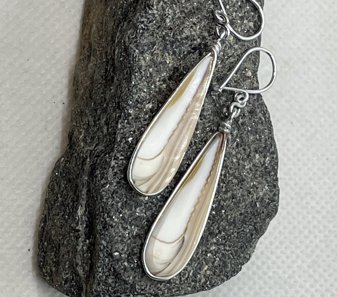 Sterling Silver Dangles Polished Agate White & Beige Pierced 1 3/4″ Length