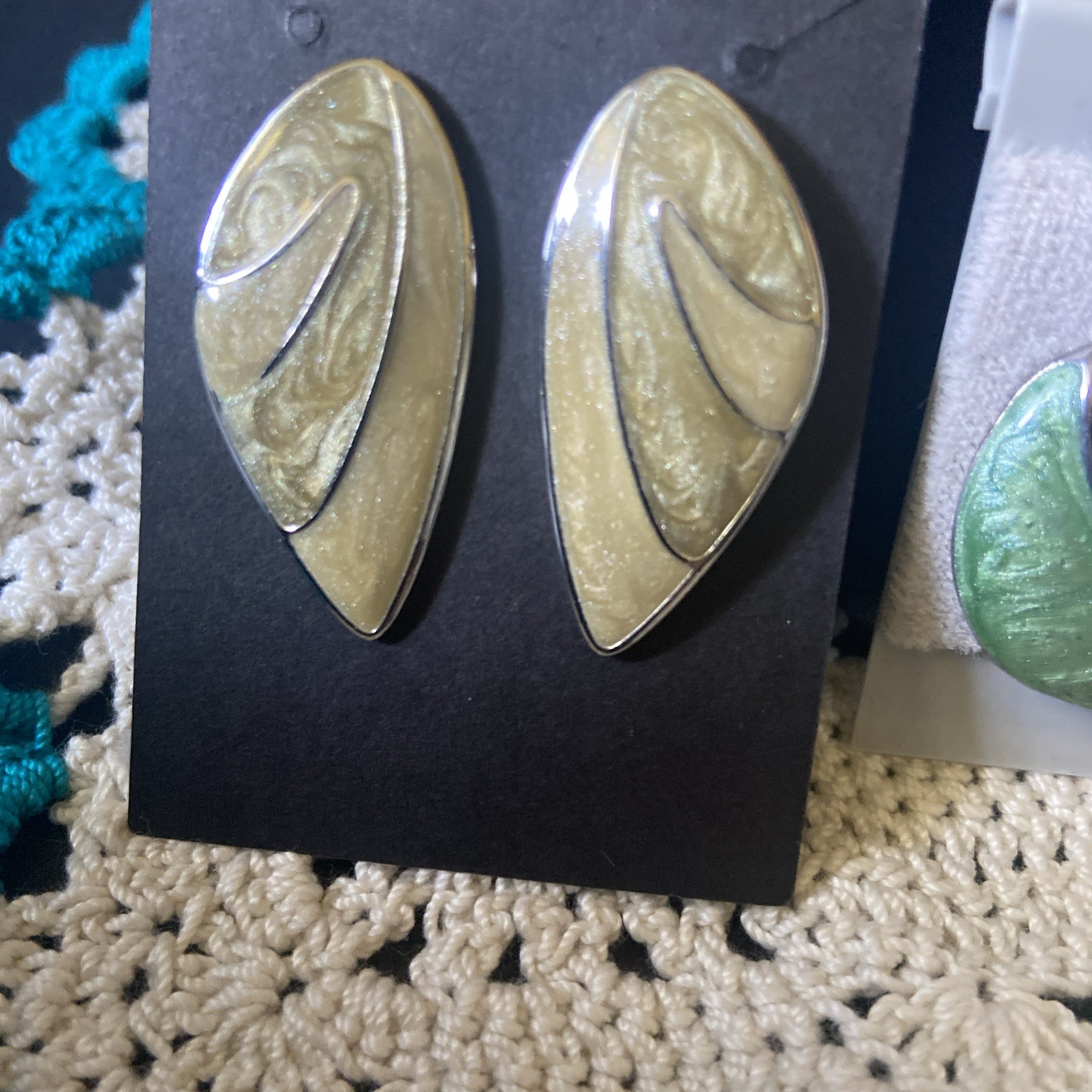 Vintage Cloisonné Style Pierced Earrings Gold tone Enamel … 2 Pairs