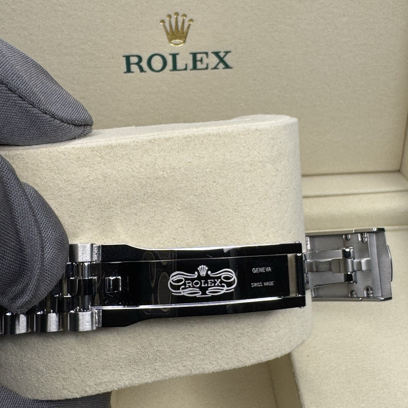 2026 Brand NEW Rolex Datejust 36 126234 Blue Dial 18k Gold Bezel Steel Box Paper