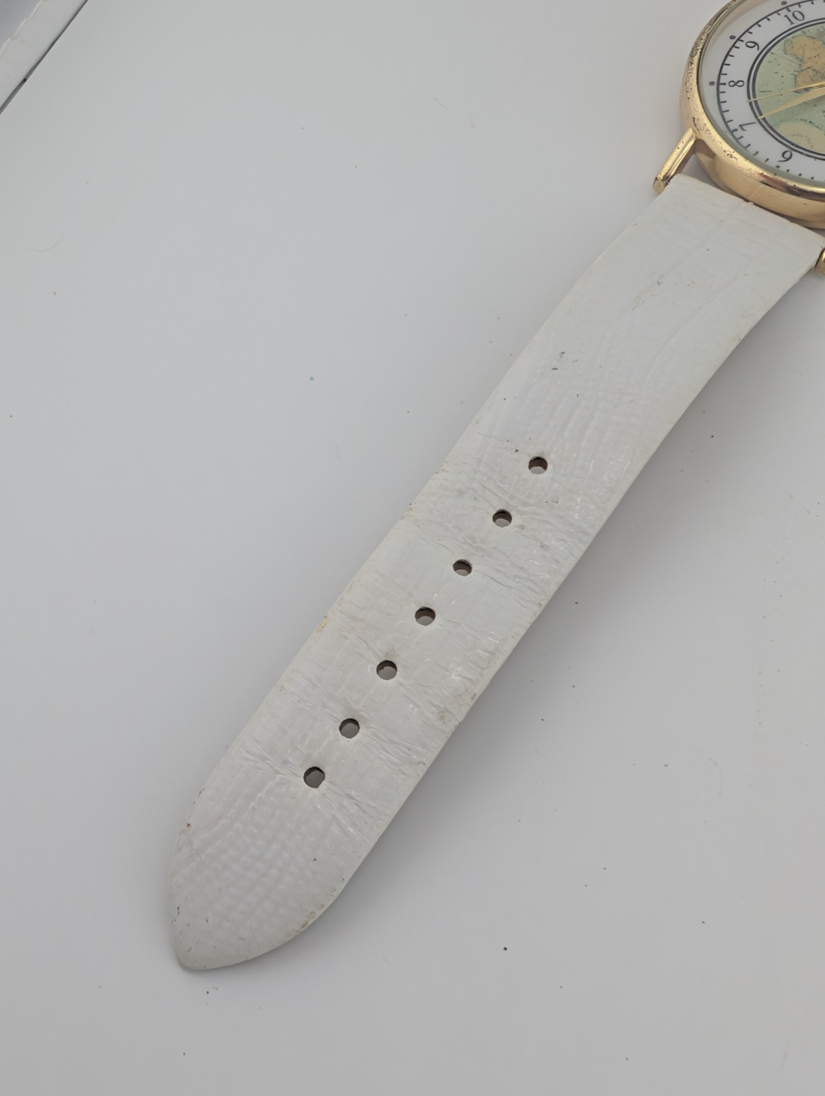 World Map Women’s Quartz Watch 38mm Gold Case White Band- New Battery
