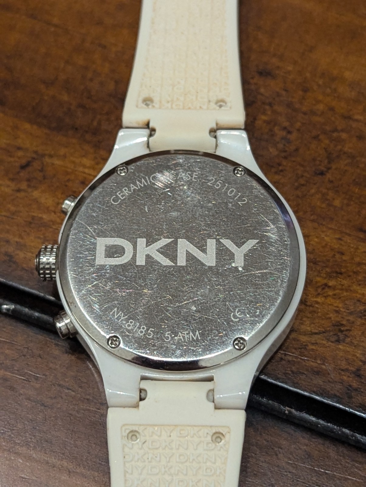 DKNY NY8185 Women’s Chronograph Ceramic Watch White/Silver Crystals NEW BATTERY