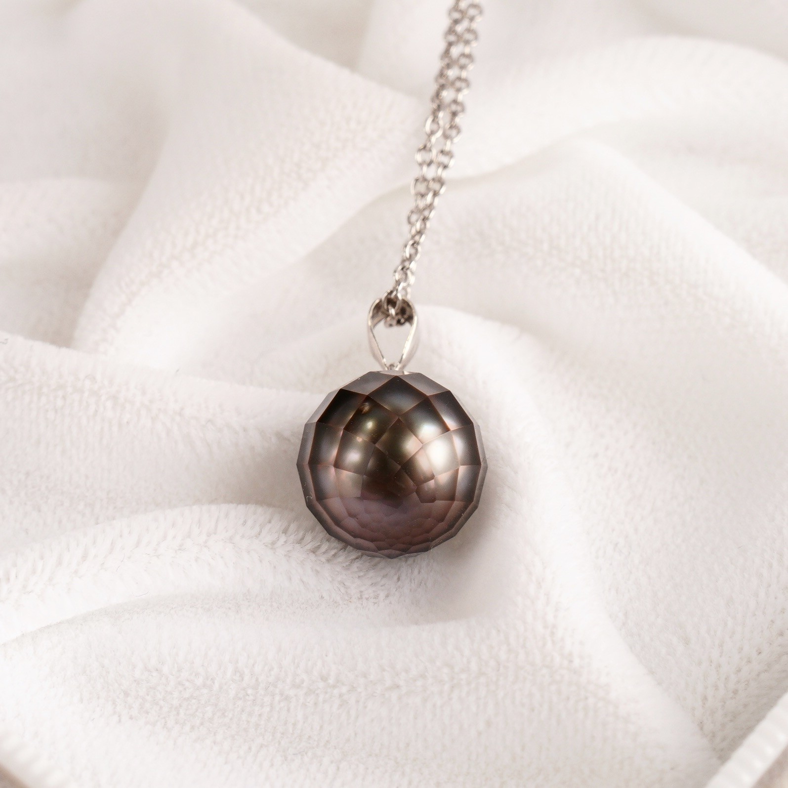High Luster,Faceted 10.3mm Black Round Tahitian Pearl Pendant,18K White Gold
