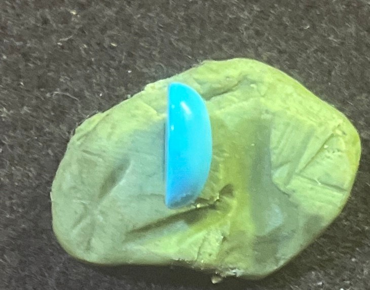 One 10x8x3.2mm Sleeping Beauty Turquoise Oval Cabochons 1.7carats