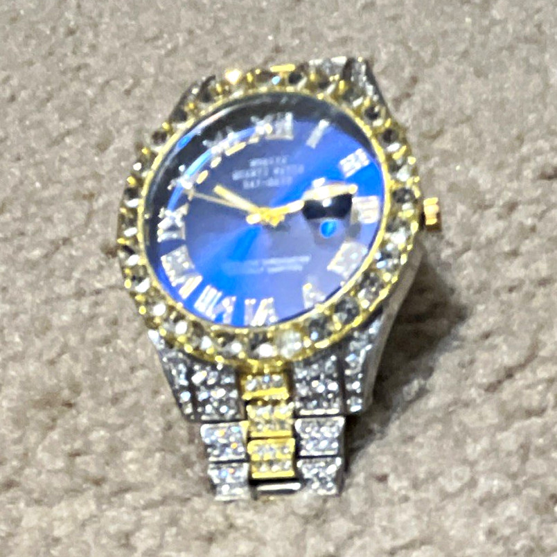 Quartz day-date. Silver/Gold Metal Bracelet Wristwatch Blue Dial Roman Numerals