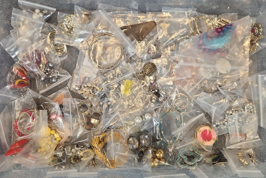 Jewelry Wearable Earring Collection 5 Lbs Matched Pairs Lot #683 See Description