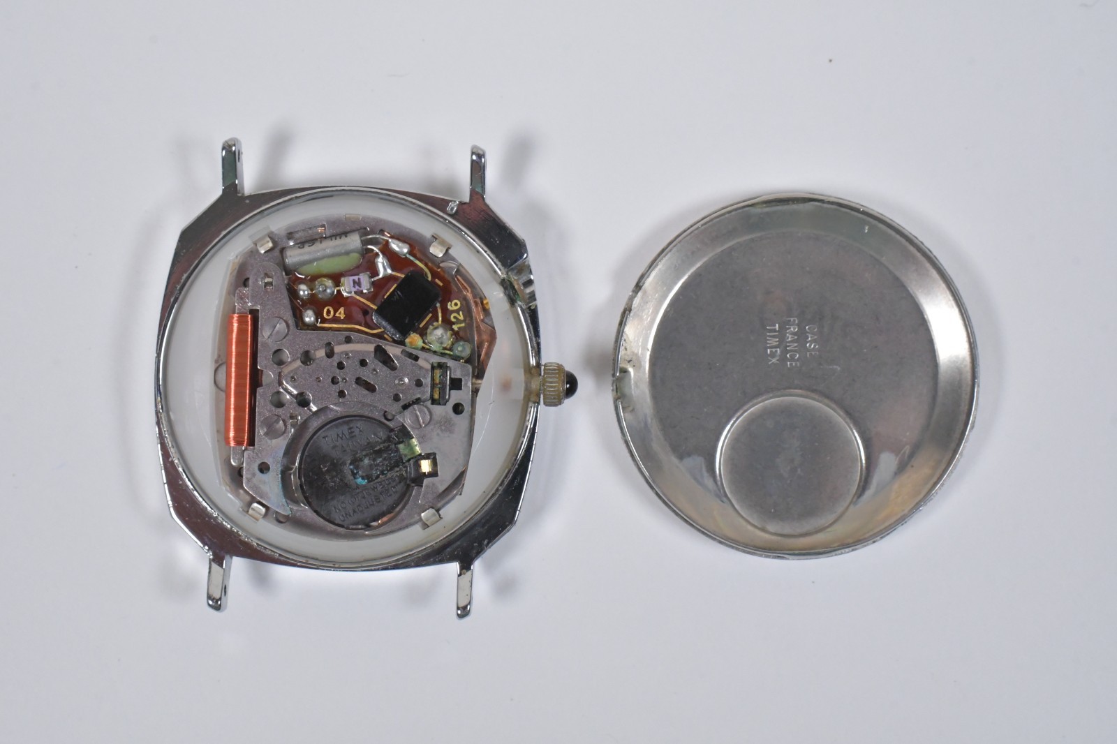 Vtg Timex Q Quartz Day Date Silver Tone 32mm M Cell AS IS PARTS or REPAIR