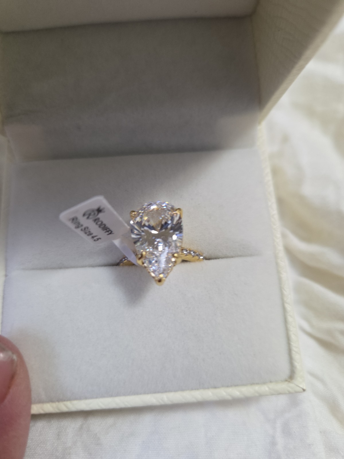 Rodiffy Ring Pear Shape