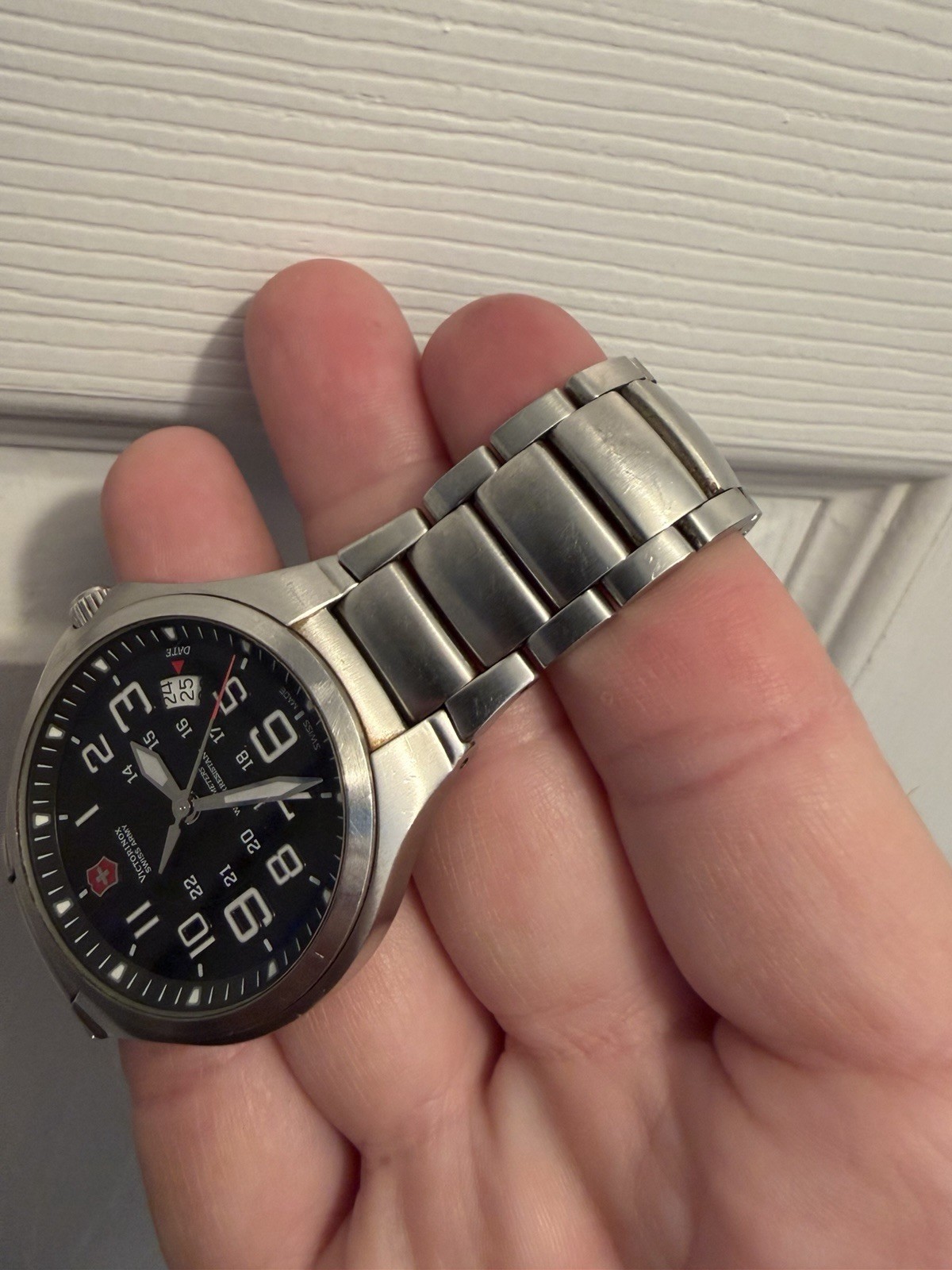 Rare 24133 Victorinox Swiss Army Base Camp 40mm Men’s Watch PARTS or REPAIR