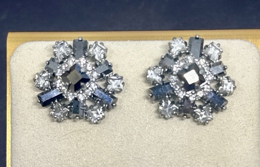 Kate Spade? SPACE AGE FLORAL STATEMENT EARRINGS BLACK RHINESTONE STUDS