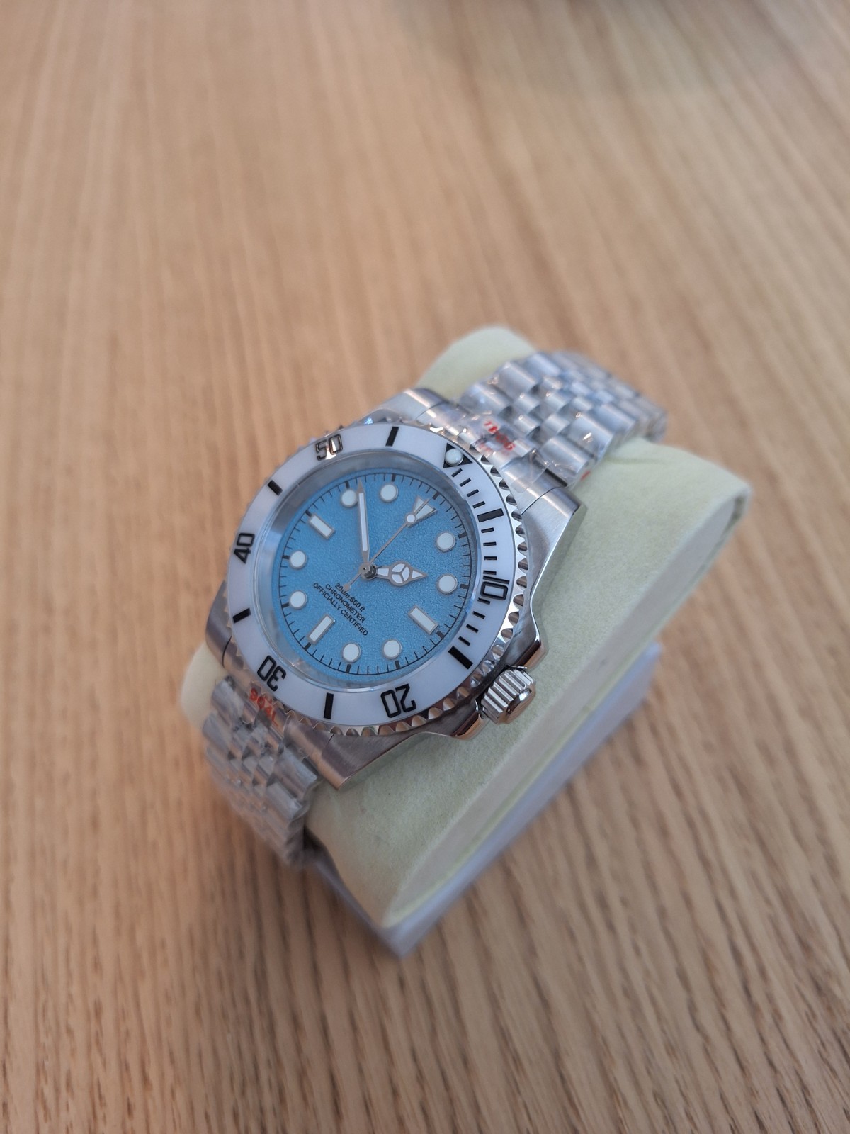 40mm Custom Glacier Blue Diver Watch – VH31, White Ceramic Bezel 904L Jubilee