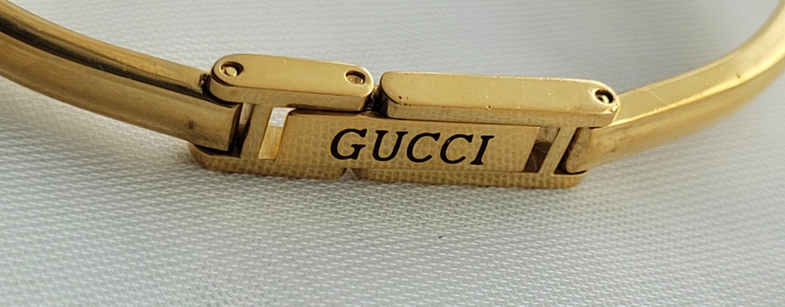 Gucci 1100-L Ladies💃Bangle Watch,Authentic,Scratch Free Crystal,Excellent,6″