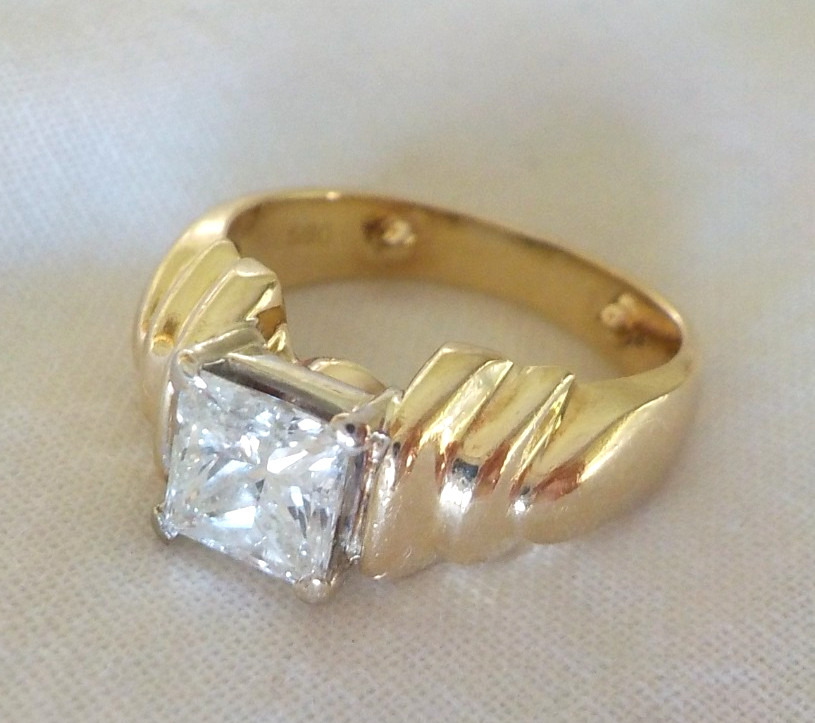 14K Yellow Gold 1.06ct Princess Solitaire Diamond Ring – 6.1 gms, Sz 4.5/5.25