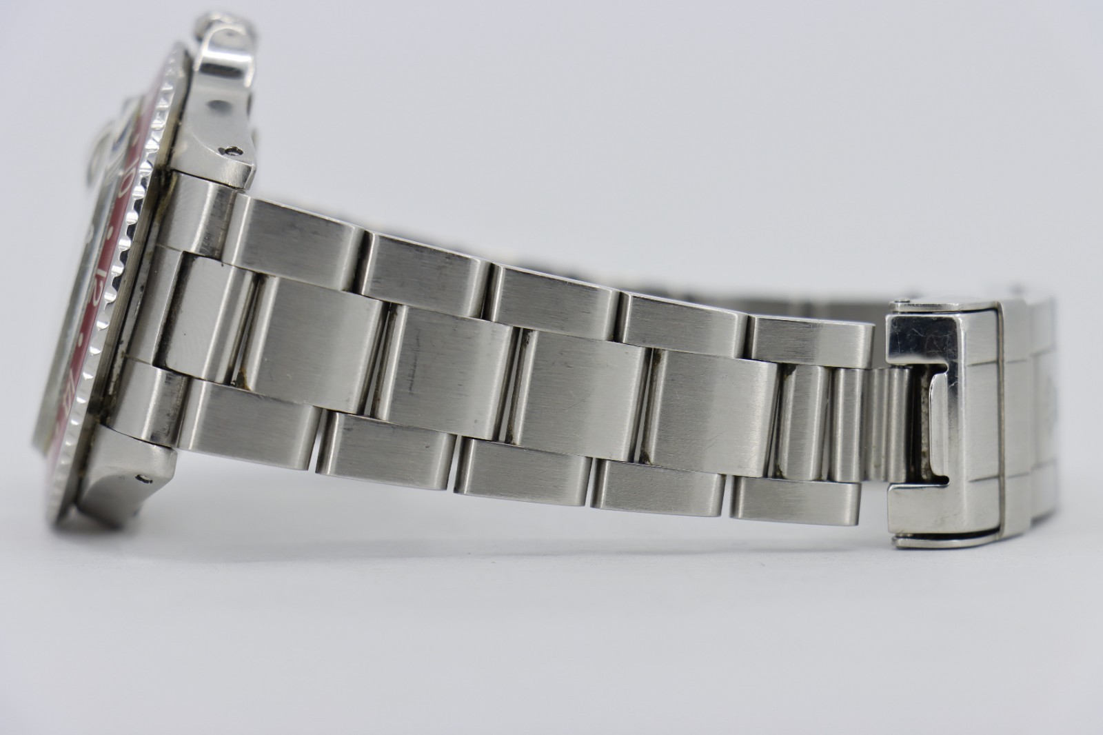 Rolex GMT-Master 1675 Pepsi Matte Black Dial Oyster Fold Over Band Circa 1973