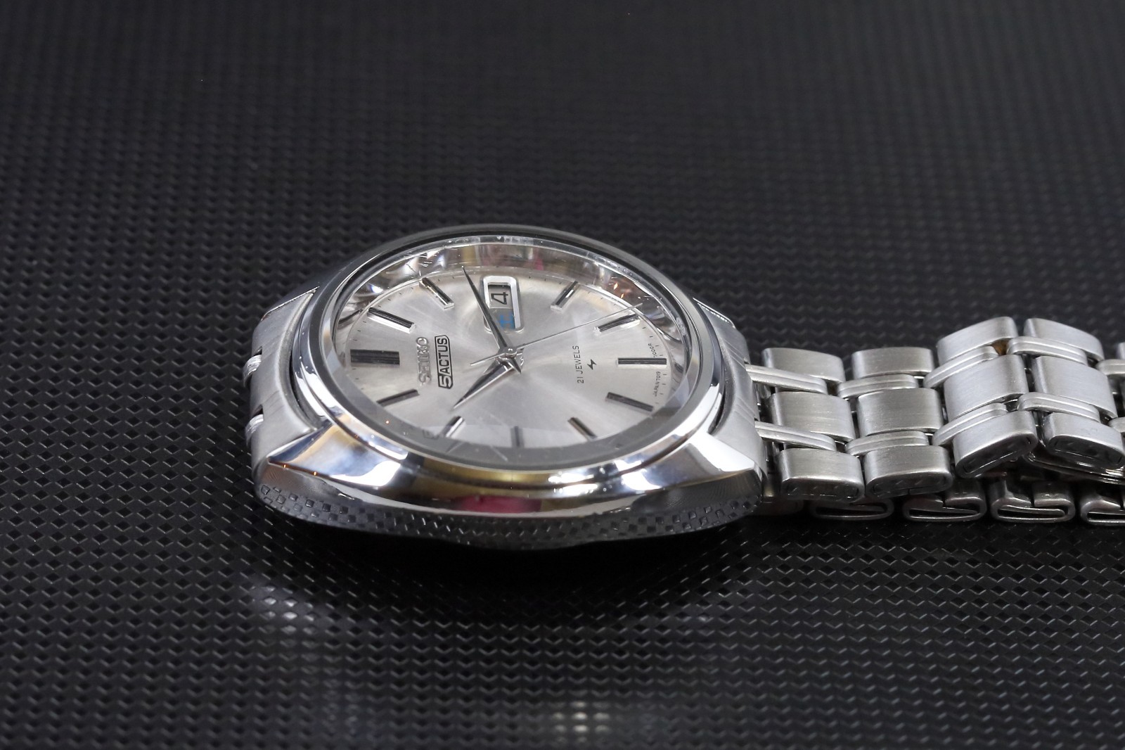 Vintage Seiko 5 Actus 7019-7070 Auto 21J Silver Sunburst Day-Date JDM