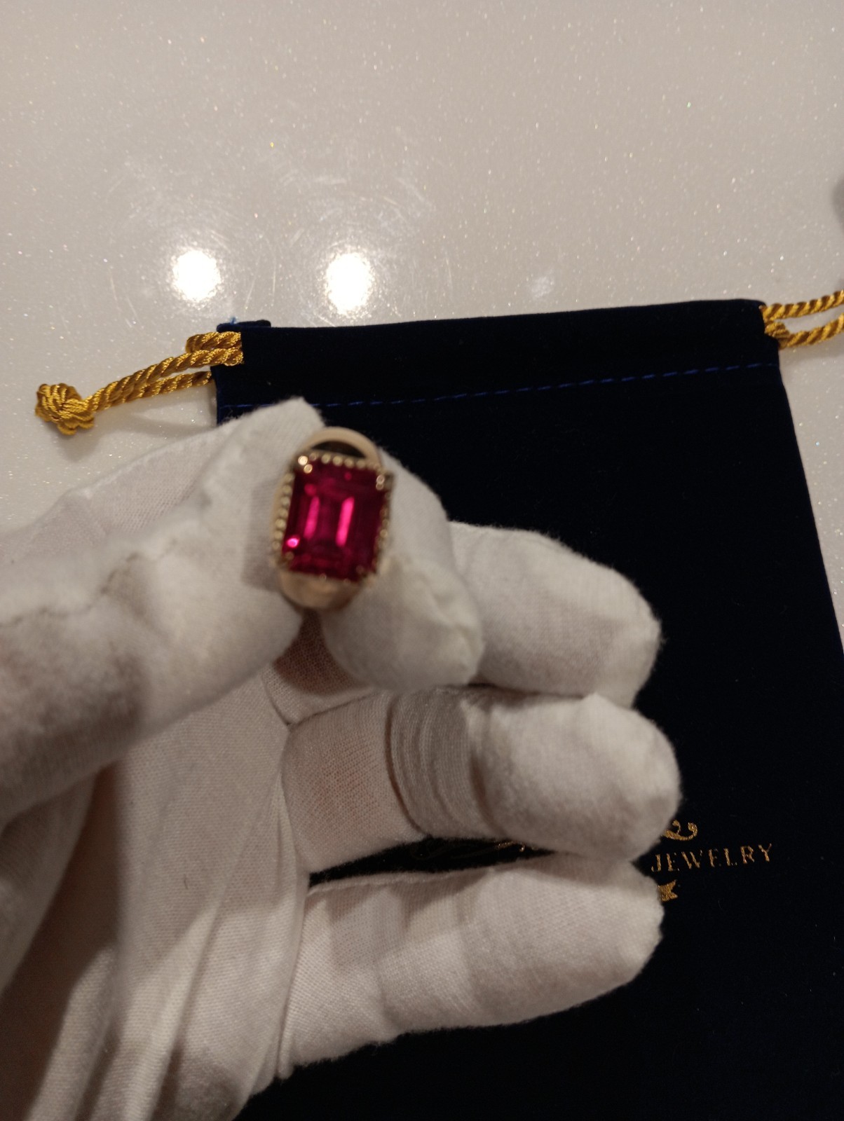 10k yellow gold ruby ring. Size 9