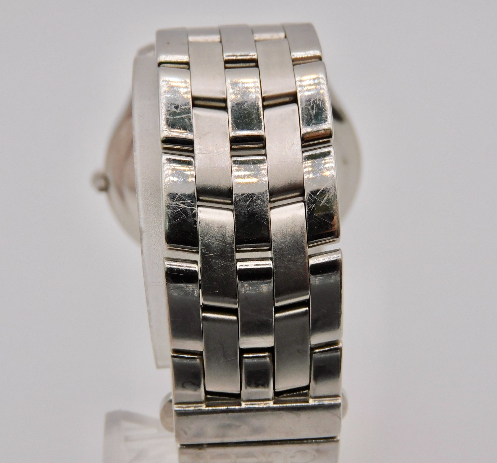 GUCCI 5500M White Roman Dial Quartz Men’s Watch Date Swiss Made