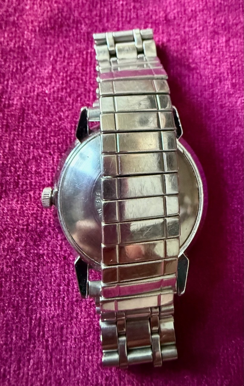 VINTAGE 1970’S TIMEX ELECTRIC DYNABEAT, SILVER/BLUE DIAL, VINTAGE BAND, RUNNING
