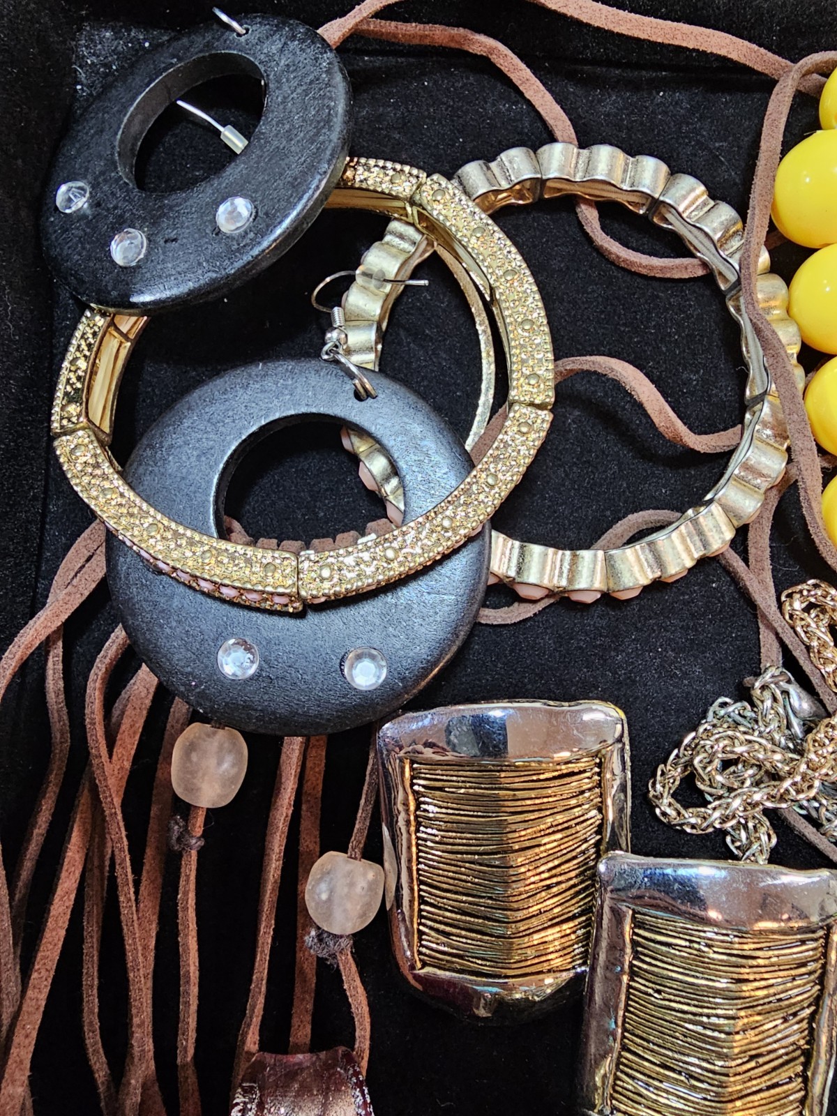 Vintage To Now Gorgeous Boho Mixed Jewelry Lot As Pictured