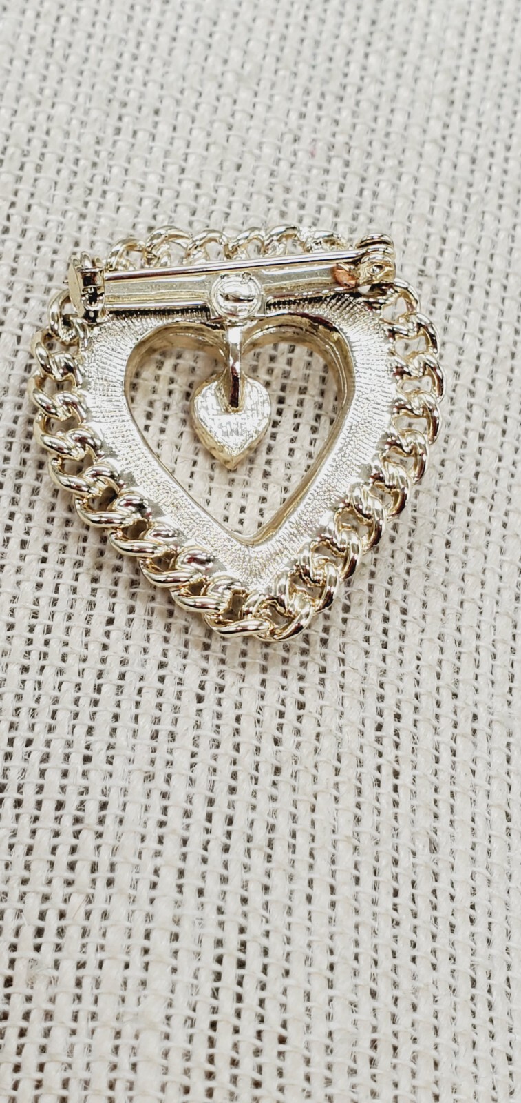 Vtg Gold Tone Valentine Heart Pin Brooch with Red Rhinestone 1.25″ x 1.25″